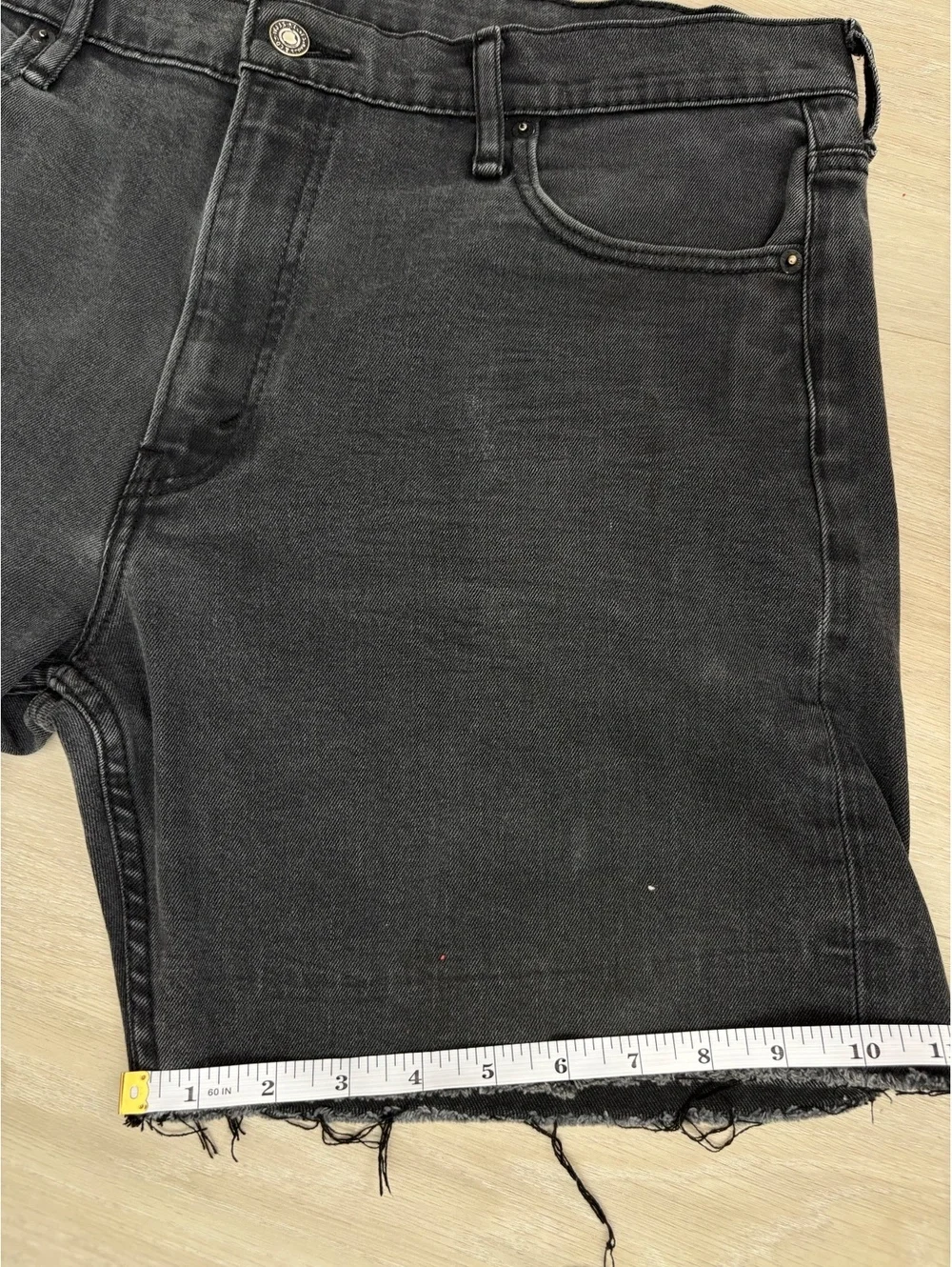 Levi's 569 Men's W36 Black Denim Cut Off Jorts Shorts Raw Hem Loose Fit